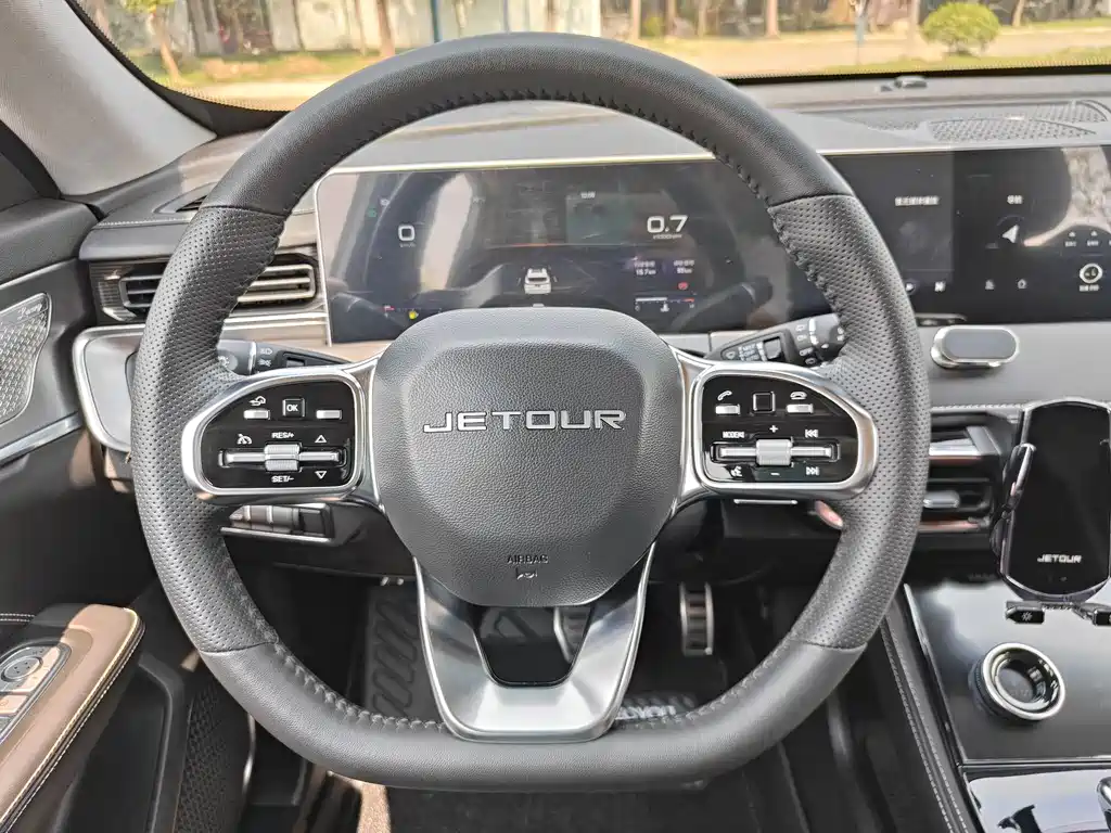 Jietu X70 PLUS 2021 model 1.6T DCT 6 seats купить на сайте DeffCars