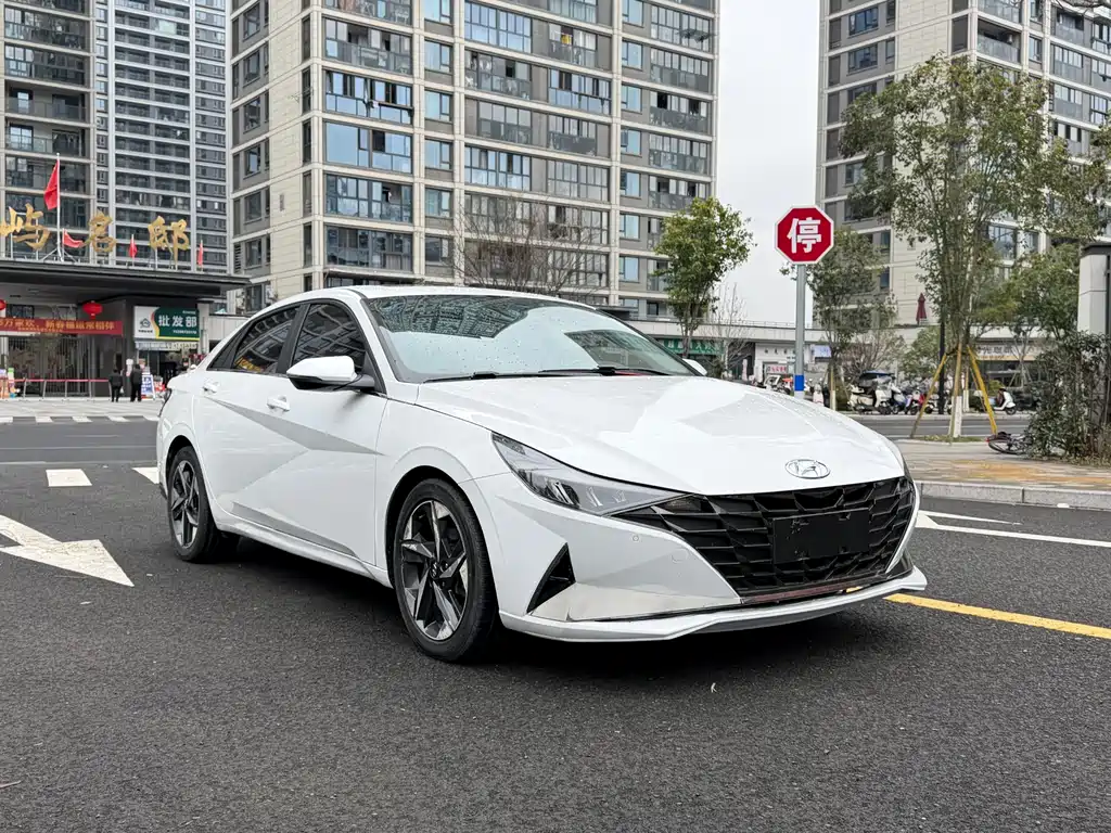Elantra 2022 1.5L CVT LUX Premium Edition купить на сайте DeffCars