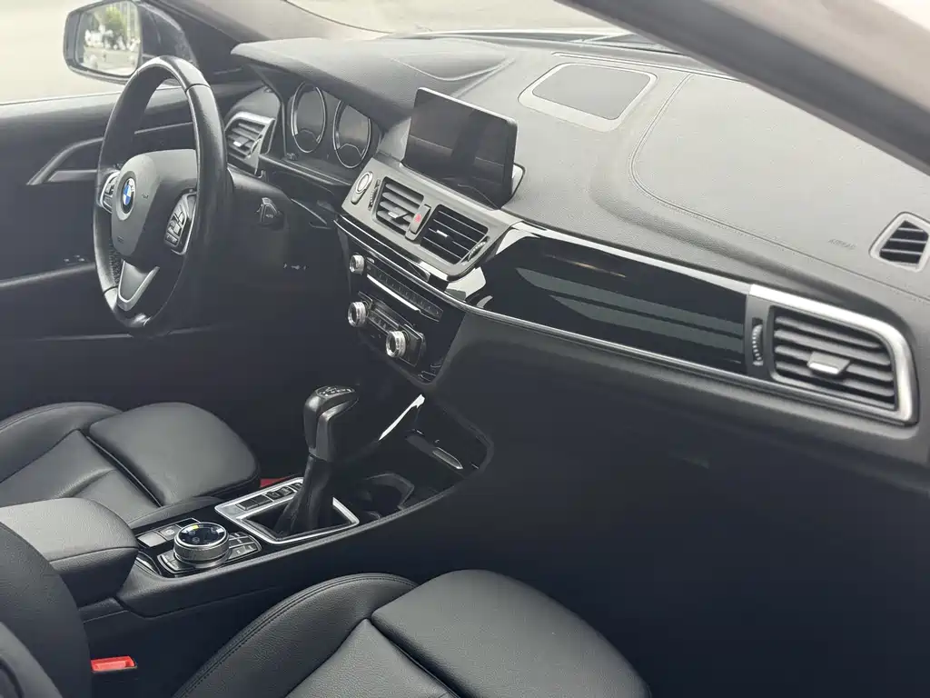 BMW 1 Series 2018 118i Sports купить на сайте DeffCars