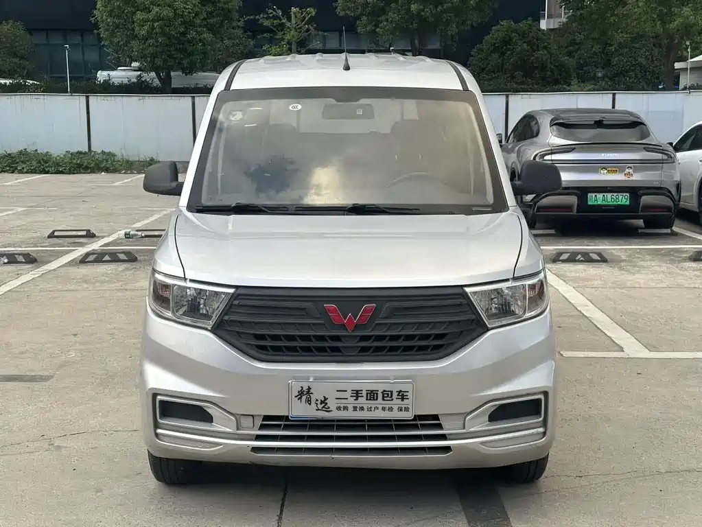 Wuling Hongguang V 2021 1.5L facelift version LAR купить на сайте DeffCars