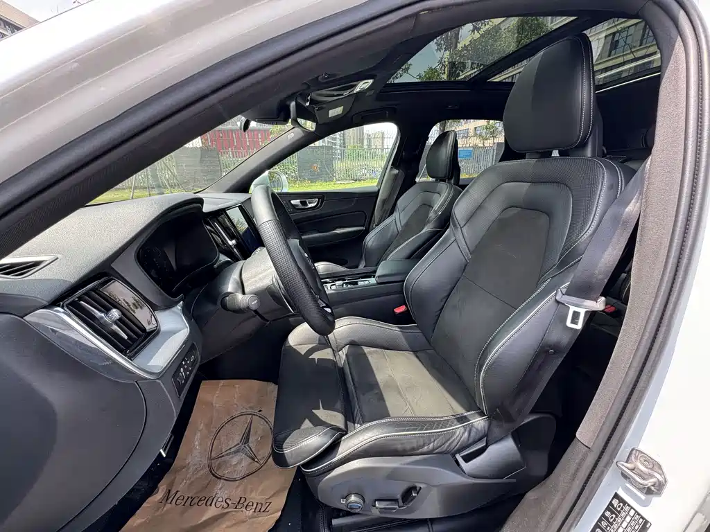 Volvo XC60 2019 T5 4WD Zhiyuan Edition National V купить на сайте DeffCars