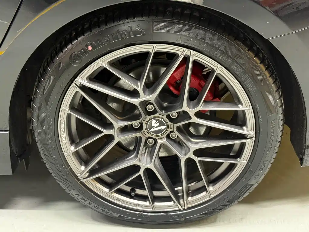 Lynk & Co 03 2021 1.5TD DCT Champion Edition купить на сайте DeffCars