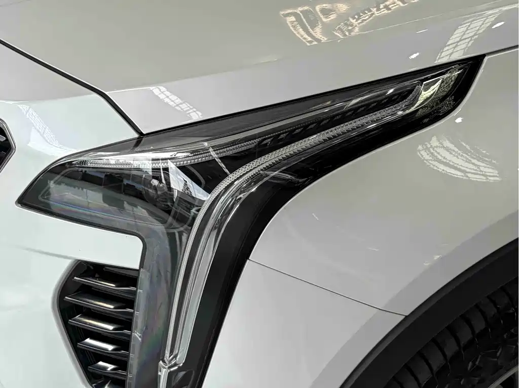 Cadillac XT4 2020 28T two-wheel drive leading model купить на сайте DeffCars