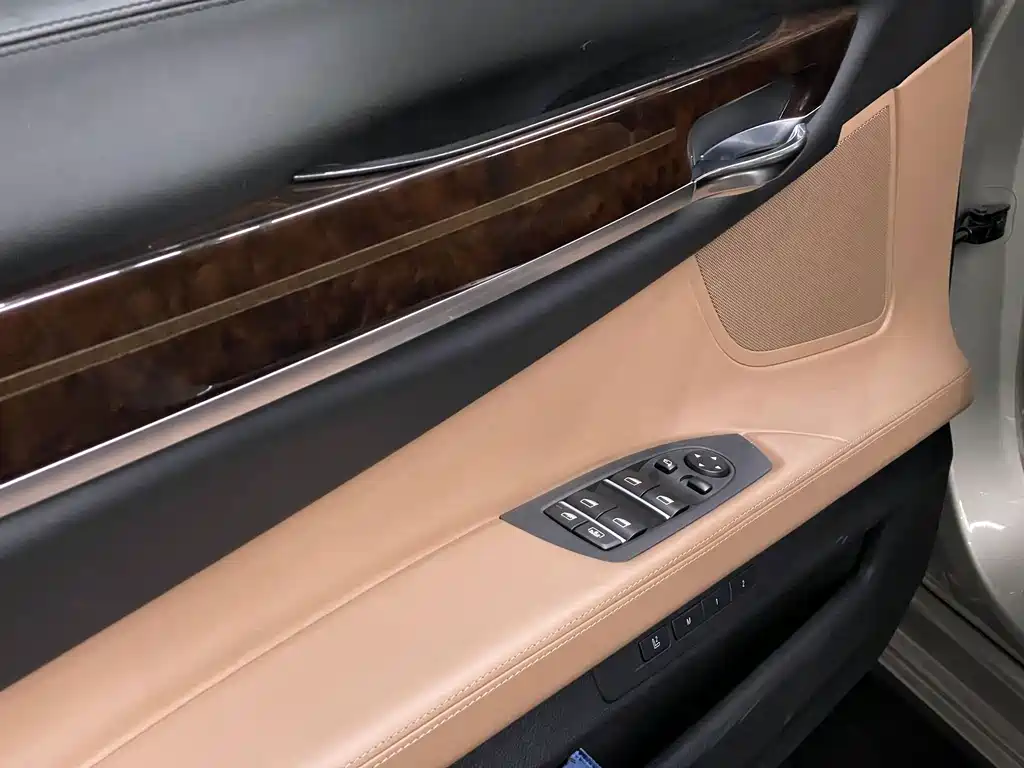 BMW 7 Series 2010 760Li купить на сайте DeffCars