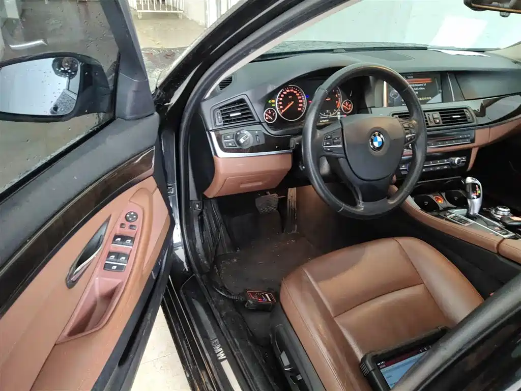 BMW 5 Series 2014 525Li Leading Model купить на сайте DeffCars