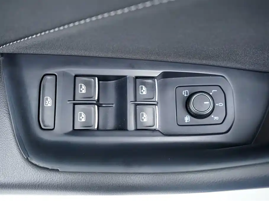 FAW-Volkswagen CC 2021 380TSI eye-catching version купить на сайте DeffCars