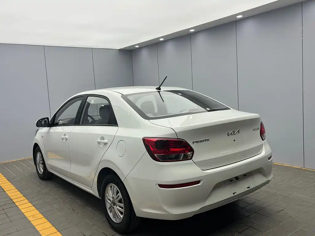 Huanchi 2020 facelift 1.4L automatic comfort sunroof version купить на сайте DeffCars