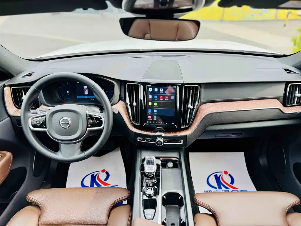 Volvo XC60 2025 B5 four-wheel drive Zhiyuan luxury version купить на сайте DeffCars