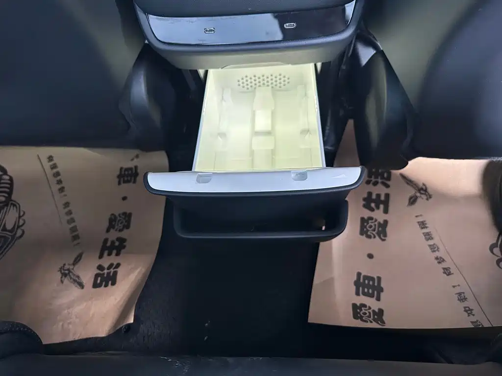 Xiaomi SU7 2024 four-wheel drive, ultra-long battery life, high-end smart driving Max version купить на сайте DeffCars