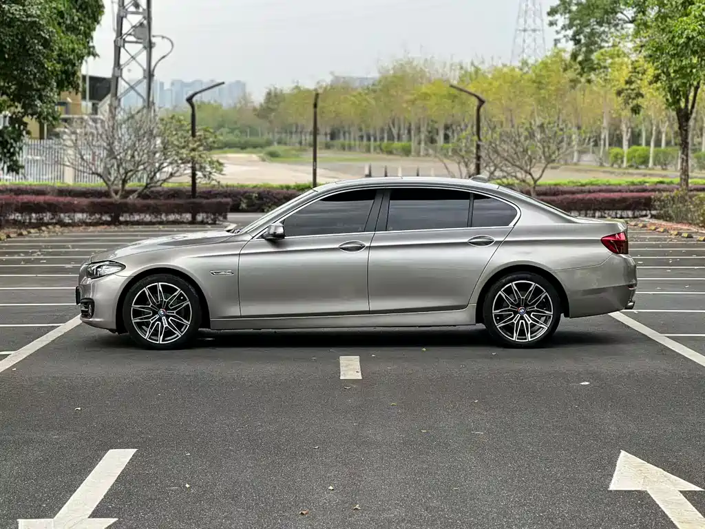 BMW 5 Series 2014 525Li Leading Model купить на сайте DeffCars