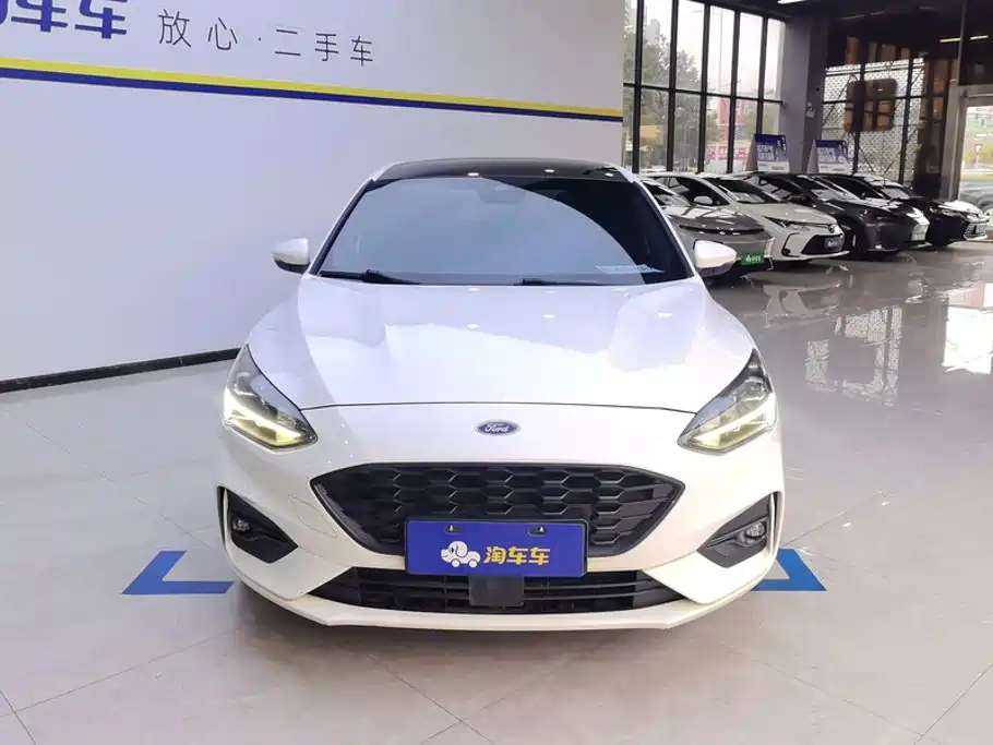 Focus 2020 Hatchback EcoBoost 180 Automatic ST Line купить на сайте DeffCars