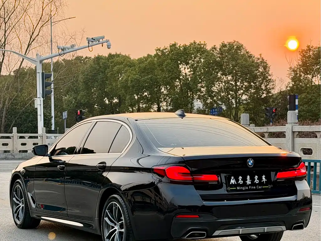 BMW 5 Series 2022 525Li M Sports Package купить на сайте DeffCars