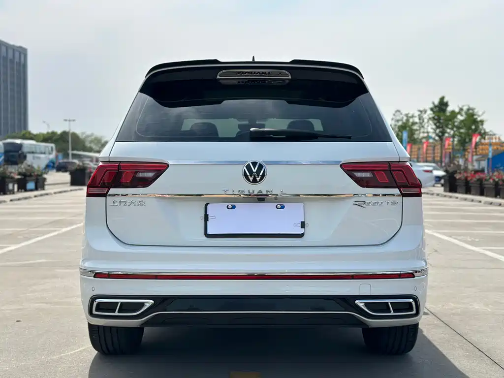 Tiguan L 2024 Outstanding Model 330TSI Automatic Two-wheel Drive R-Line Longyao Edition купить на сайте DeffCars
