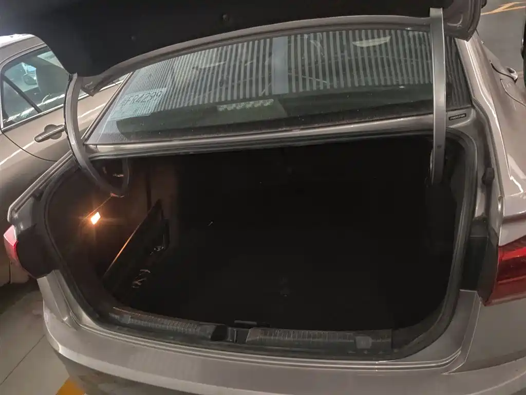 Bora 2020 1.5L automatic fashion model купить на сайте DeffCars