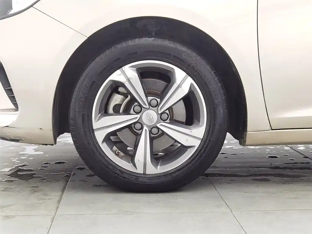 Emgrand GL 2018 1.8L manual elite smart connected model купить на сайте DeffCars