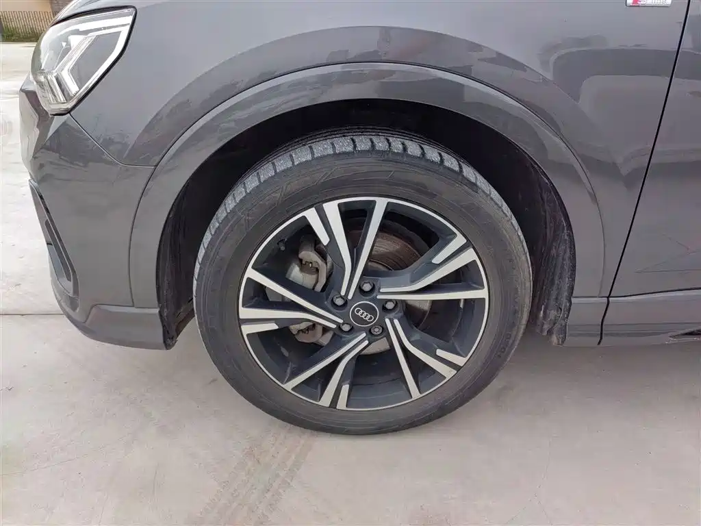 Audi Q3 Sportback 2023 40 TFSI Fashion купить на сайте DeffCars