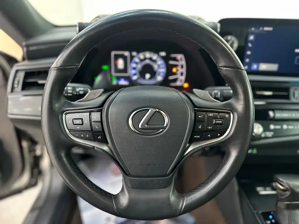 Lexus ES 2022 300h Excellence Edition купить на сайте DeffCars