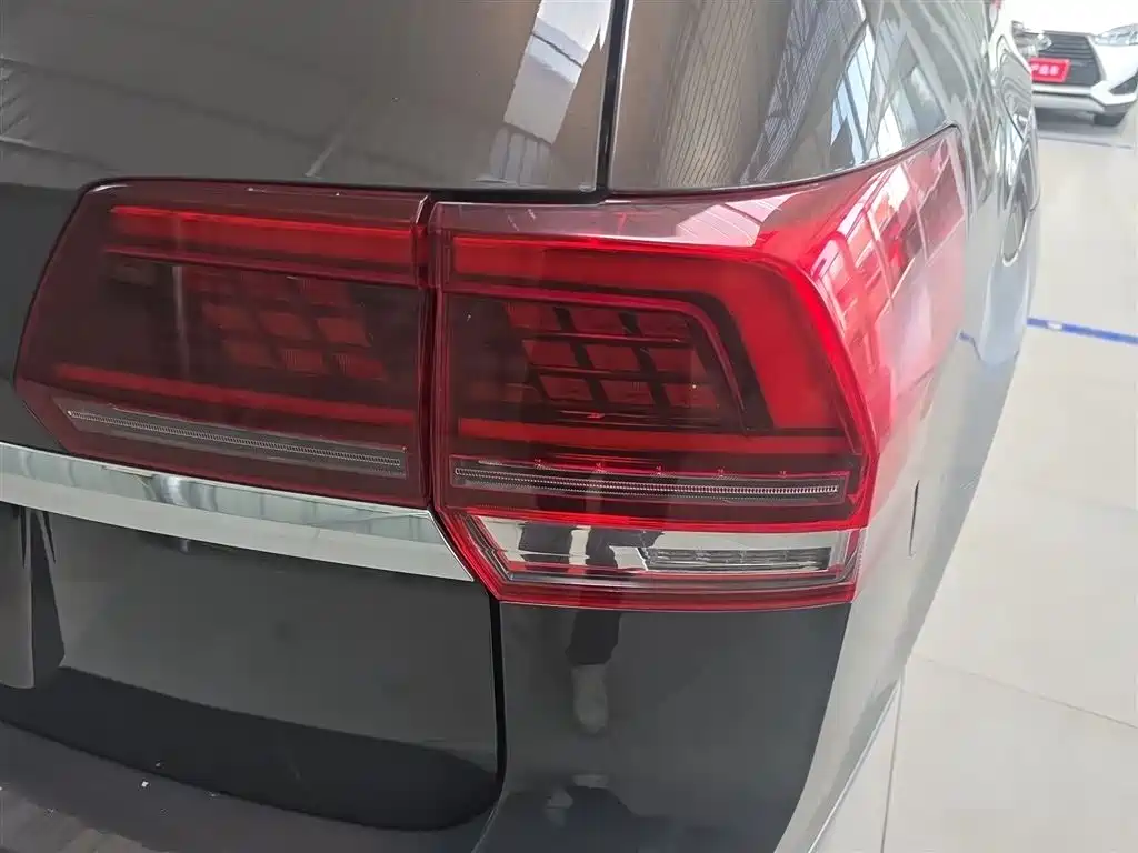Touron 2020 380TSI four-wheel drive luxury version National VI купить на сайте DeffCars