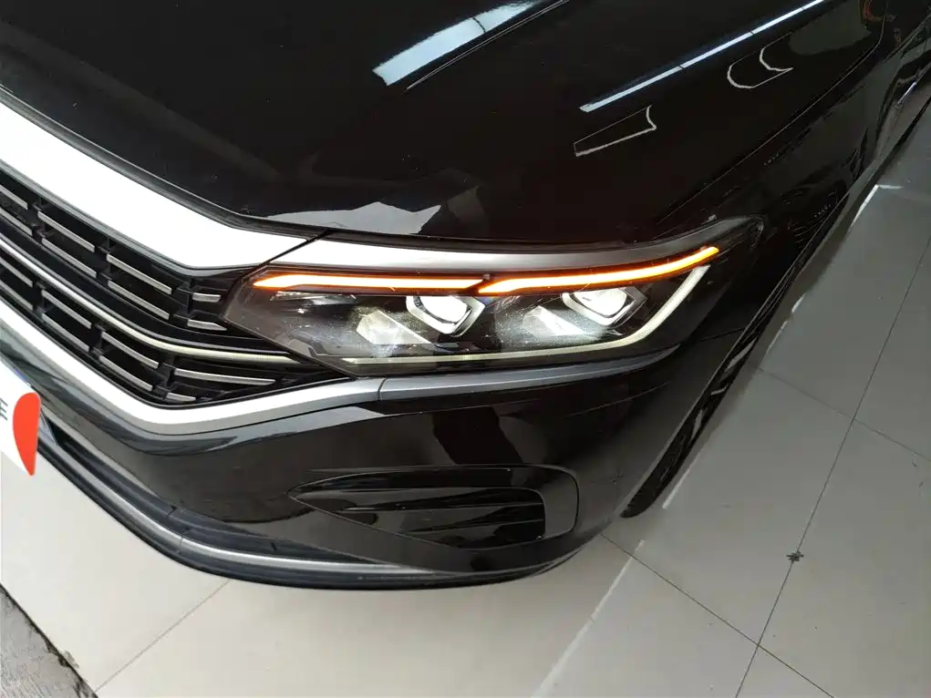 Passat 2022 330TSI Deluxe Edition купить на сайте DeffCars