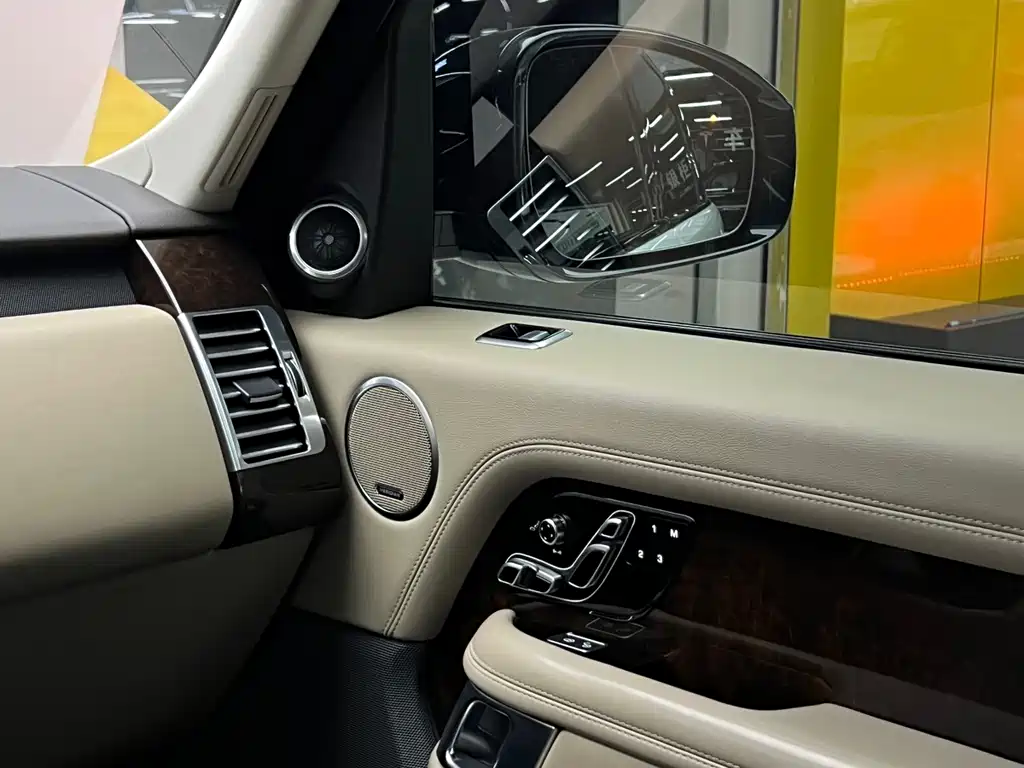 Range Rover 2021 3.0 L6 Legend Extended Classic Edition купить на сайте DeffCars