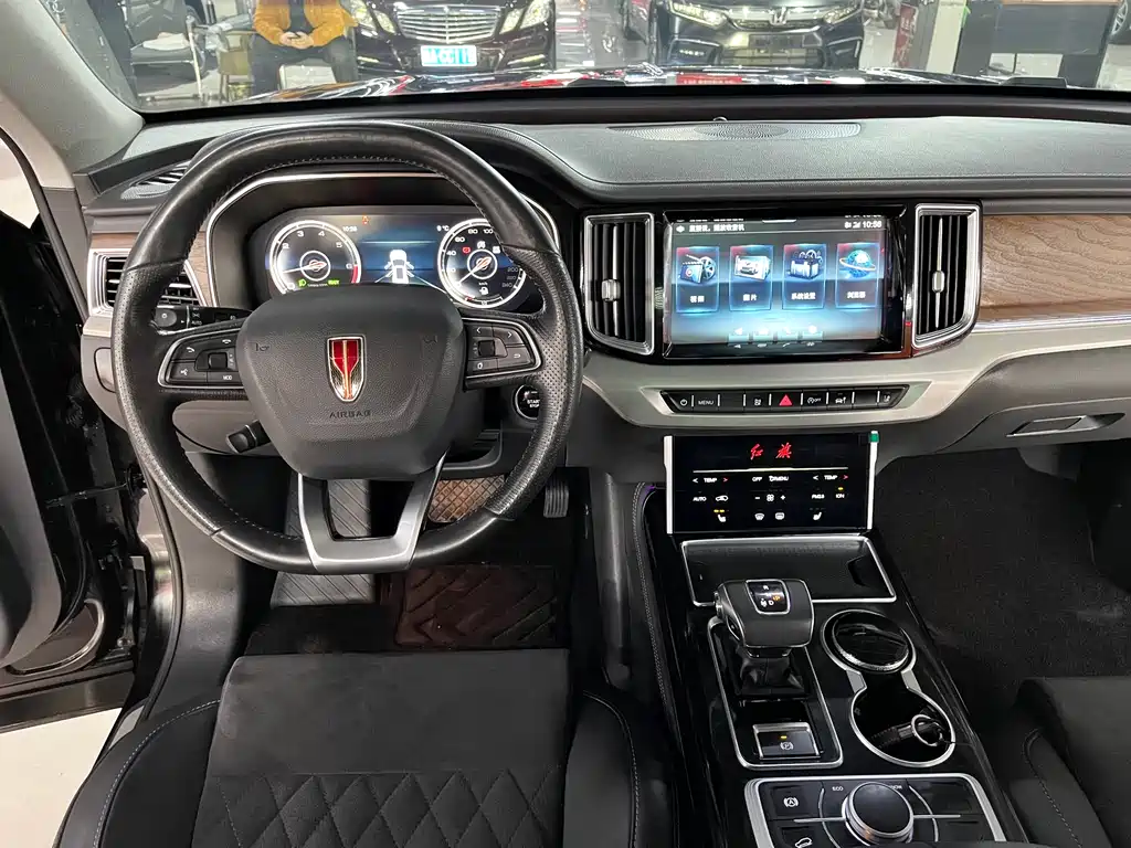 Hongqi HS7 2022 2.0T DCT two-wheel drive smart connected flagship version, five seats купить на сайте DeffCars