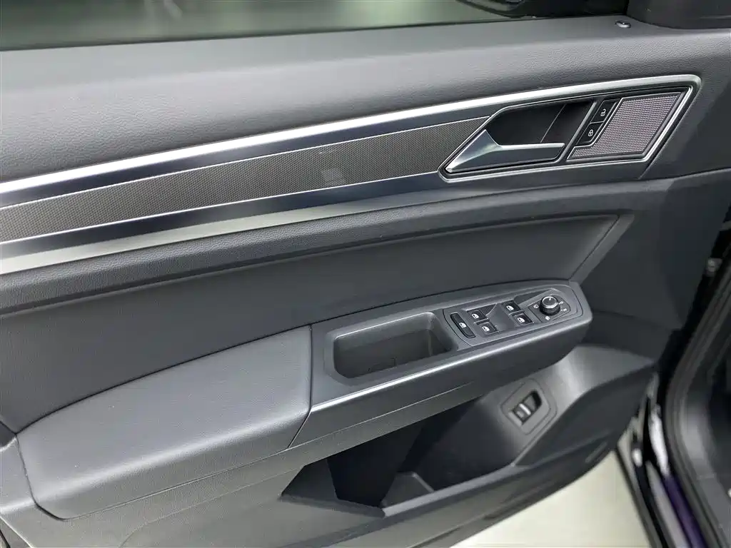 Touron 2020 380TSI four-wheel drive luxury version National V купить на сайте DeffCars