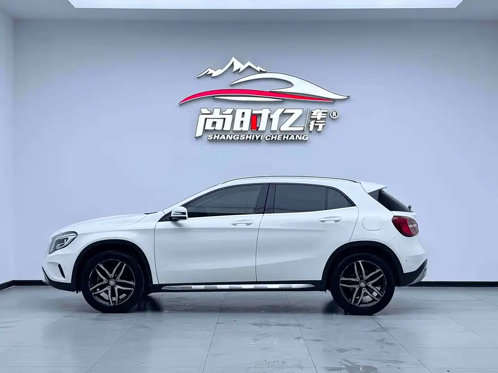 Mercedes-Benz GLA 2016 GLA 220 4MATIC Fashion Model купить на сайте DeffCars