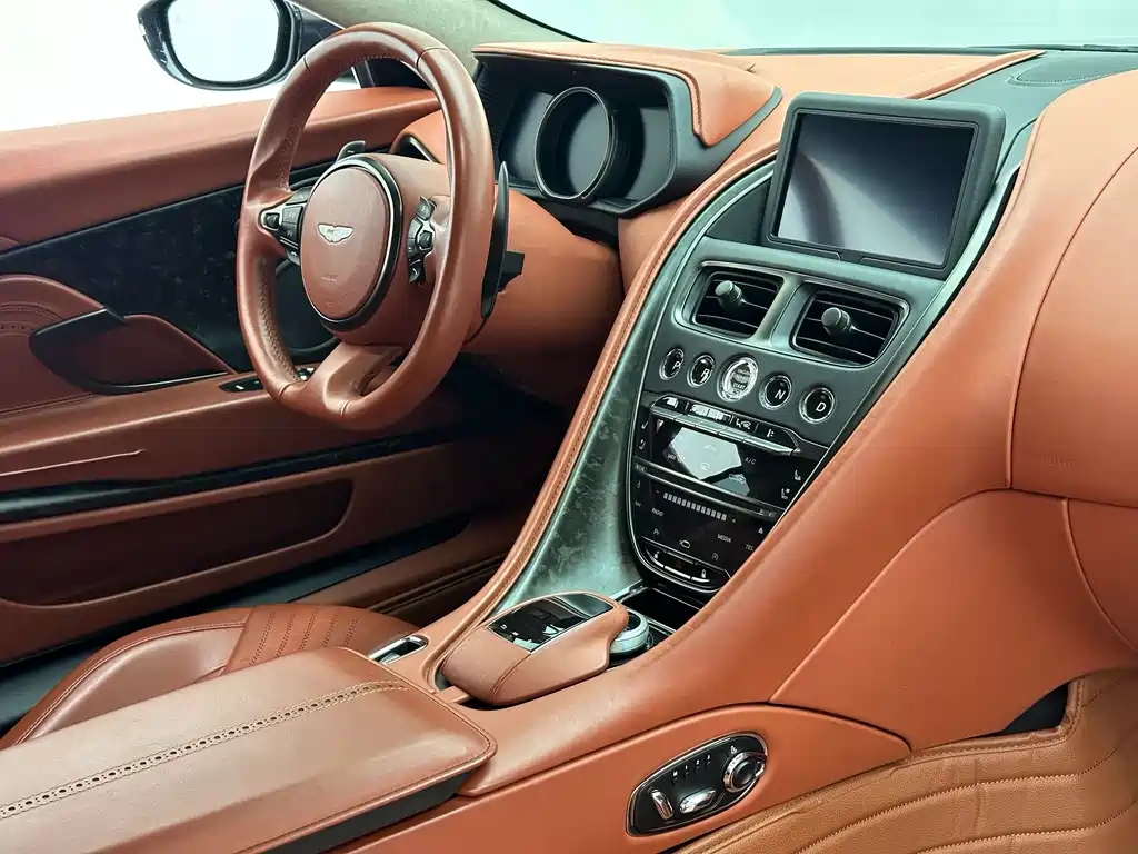 Aston Martin DB11 2019 4.0T V8 Coupe купить на сайте DeffCars