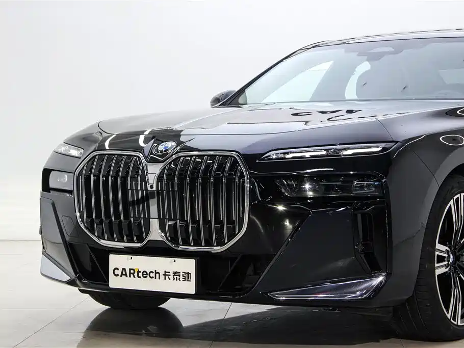 BMW 7 Series 2023 740Li Leading M Sports Package купить на сайте DeffCars