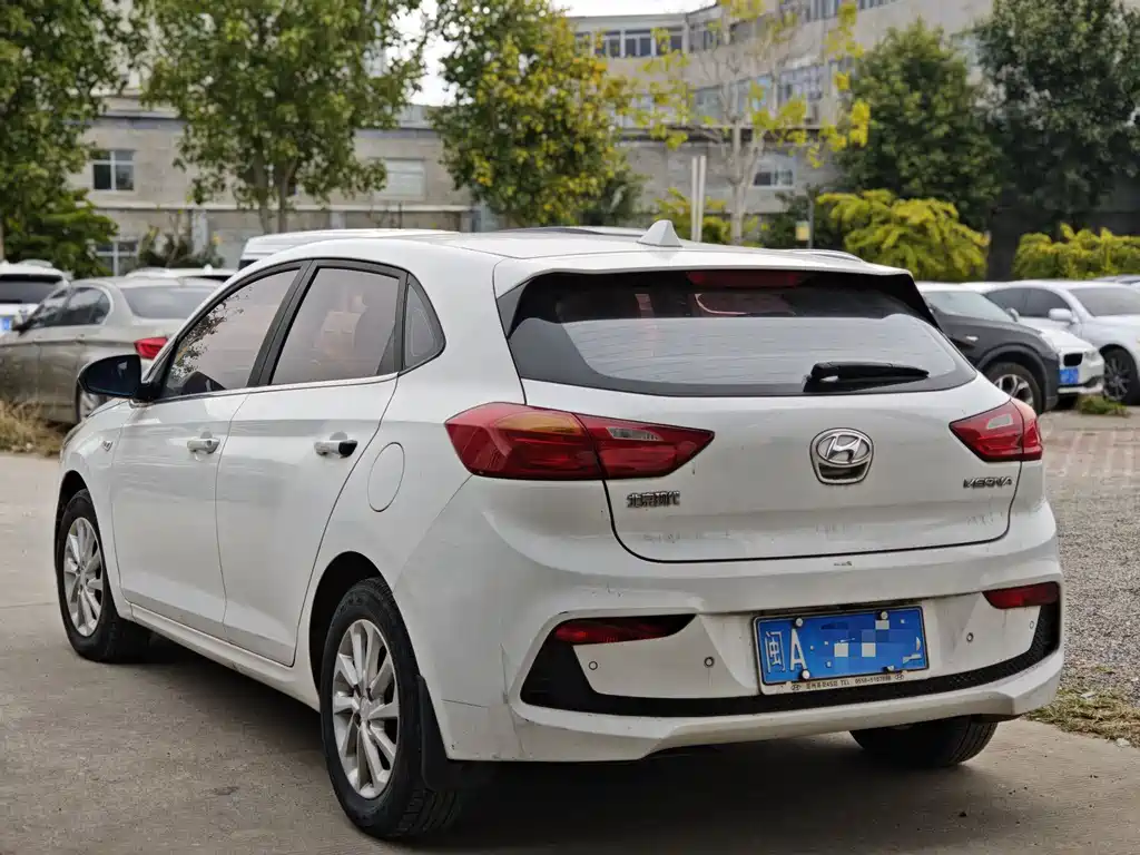 Yuena RV 2017 1.4L Manual Cool Version GLS National V купить на сайте DeffCars