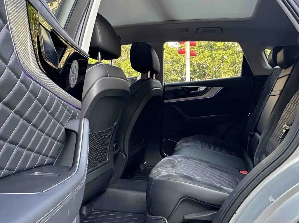 Hongqi HS5 2019 2.0T Zhilian Flagship Edition купить на сайте DeffCars