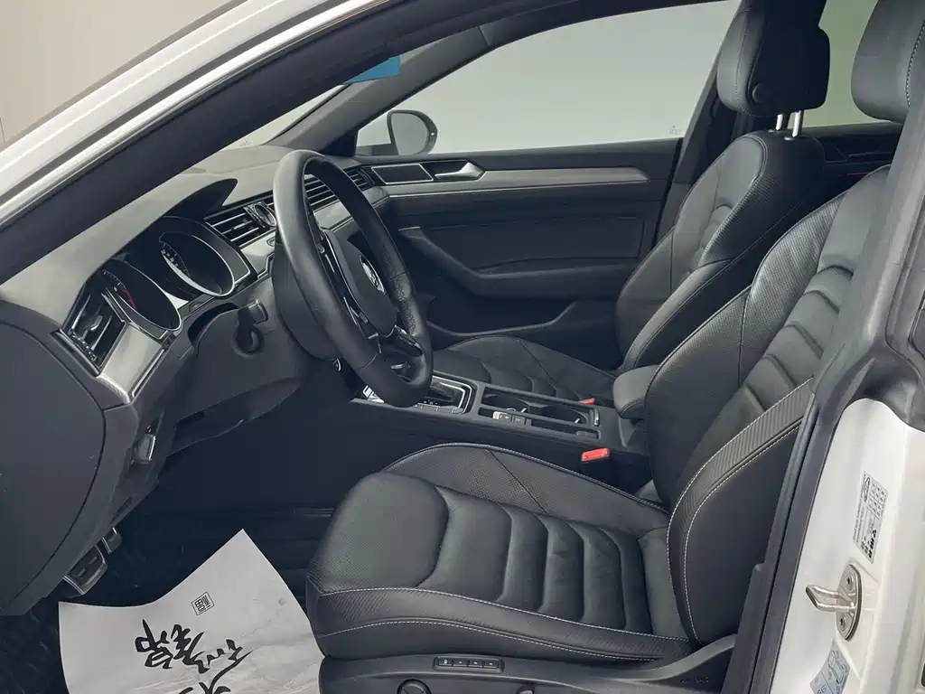 FAW-Volkswagen CC 2019 330TSI Charming Edition National V купить на сайте DeffCars