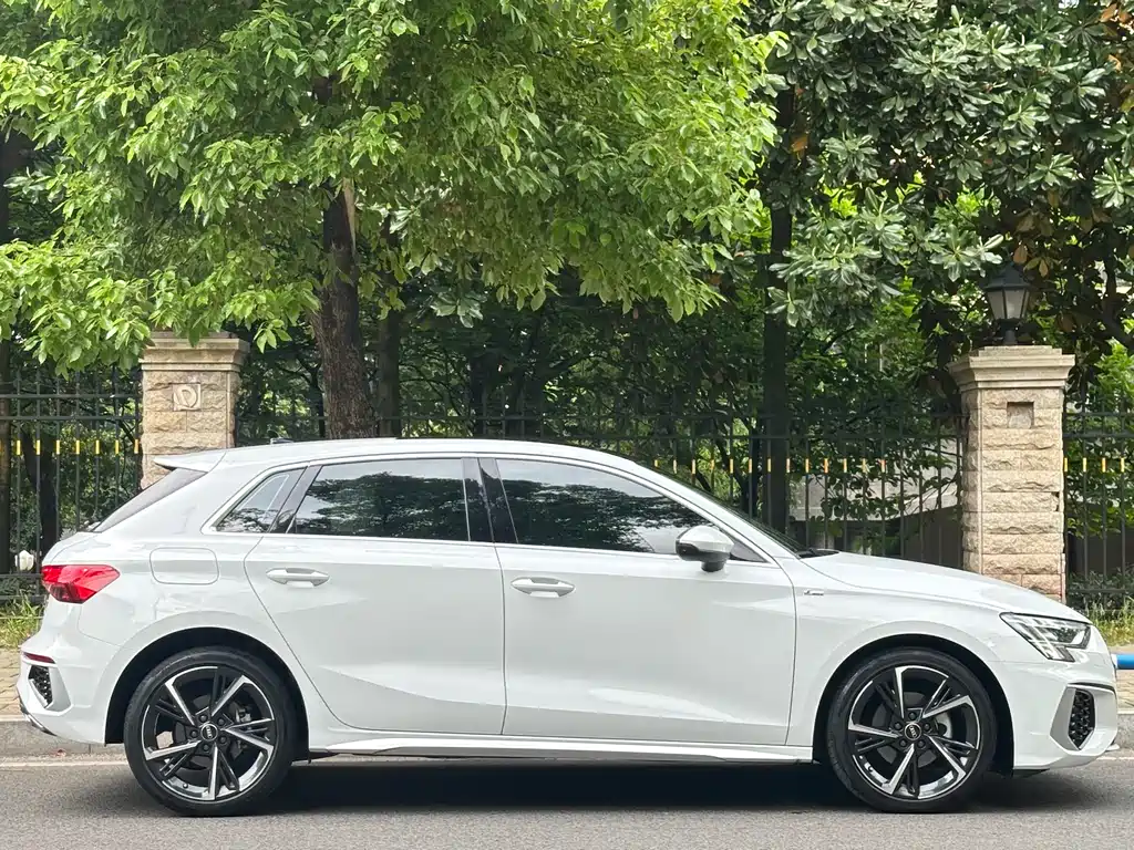 Audi A3 2024 Sportback 35 TFSI stylish and sporty купить на сайте DeffCars