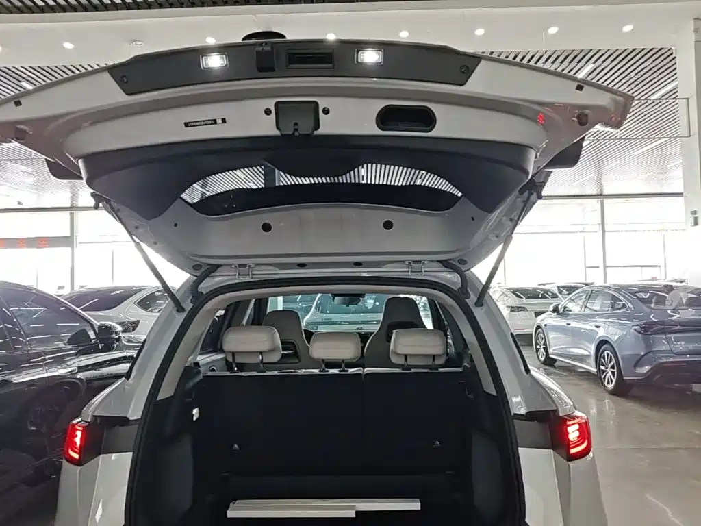 Yuan UP 2025 Smart Driving Edition 401KM Vitality Edition купить на сайте DeffCars