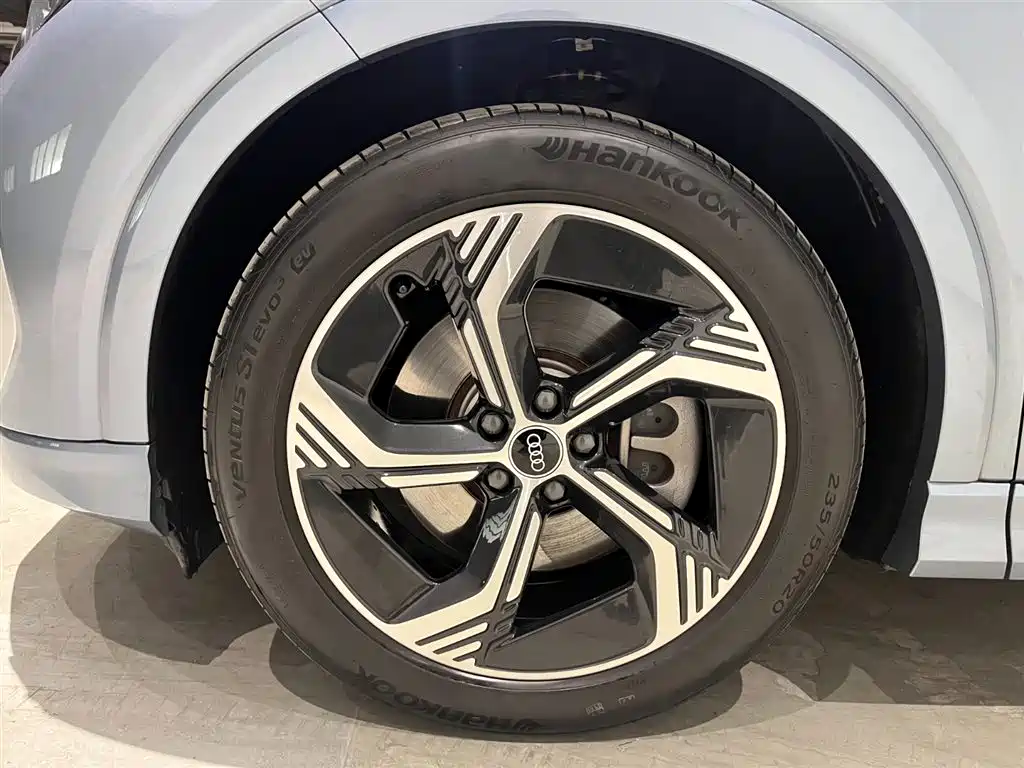 Audi Q4 e-tron 2024 40 e-tron Creative Edition купить на сайте DeffCars