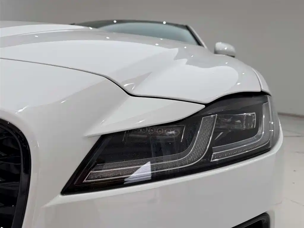 Jaguar XFL 2023 XFL 2.0T P200 2WD Elite Deluxe Edition купить на сайте DeffCars
