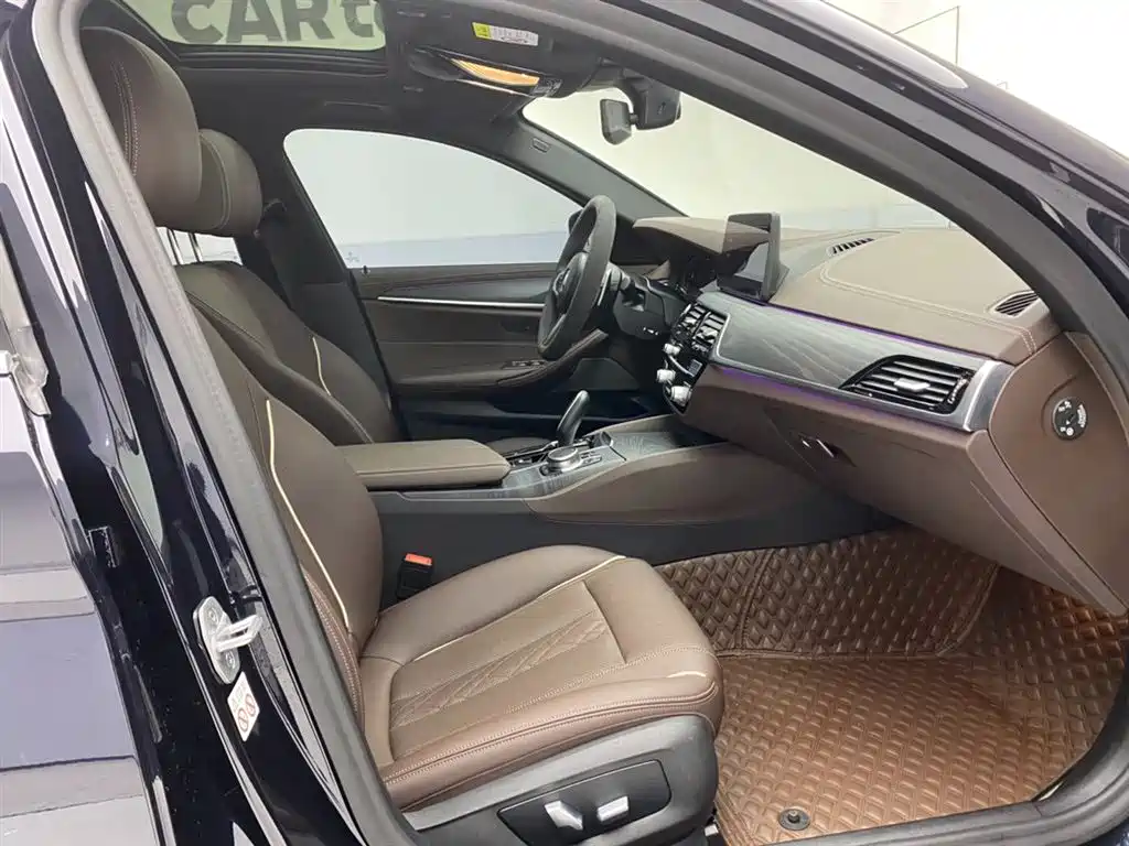 BMW 5 Series 2021 530Li Leading M Sports Package купить на сайте DeffCars