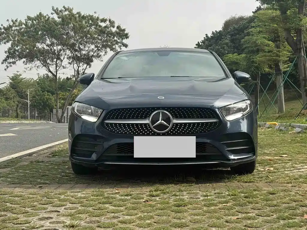 Mercedes-Benz A-Class 2019 A 180 L Sports Sedan купить на сайте DeffCars
