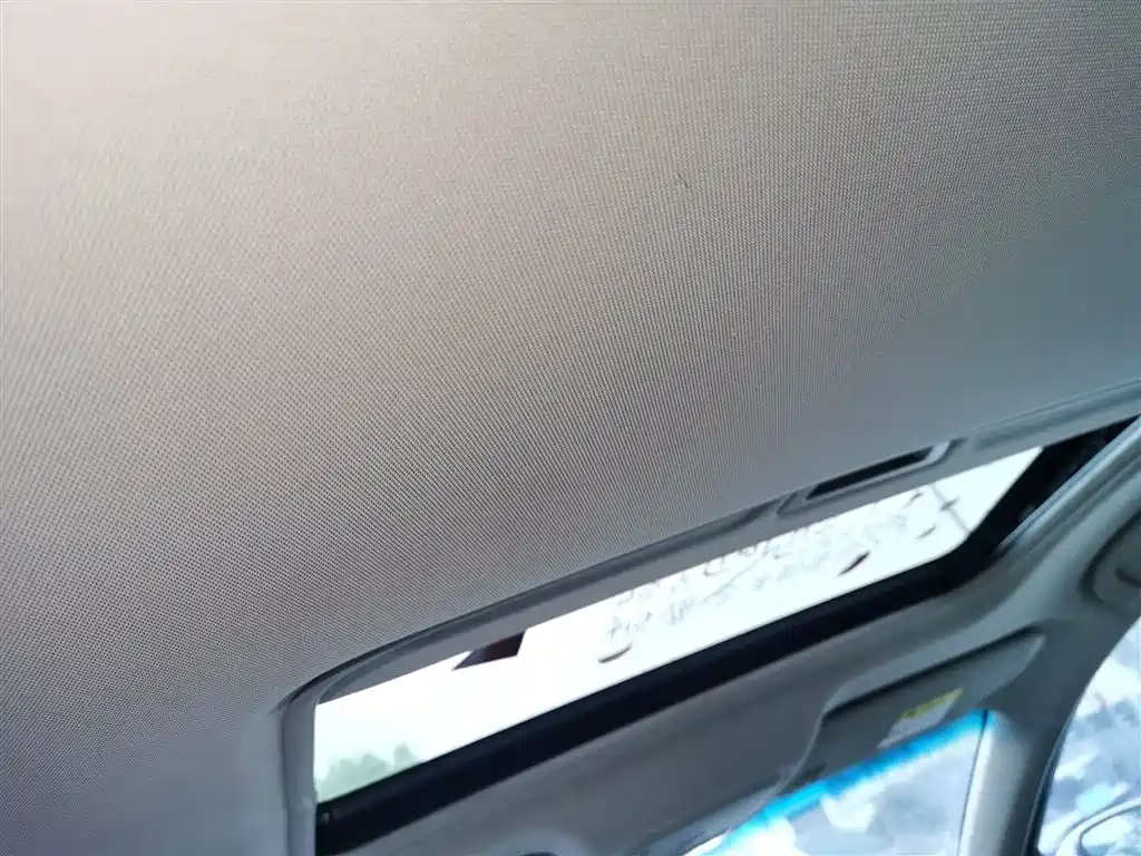 Yinglang 2019 15T dual-clutch interconnected elite model National VI купить на сайте DeffCars