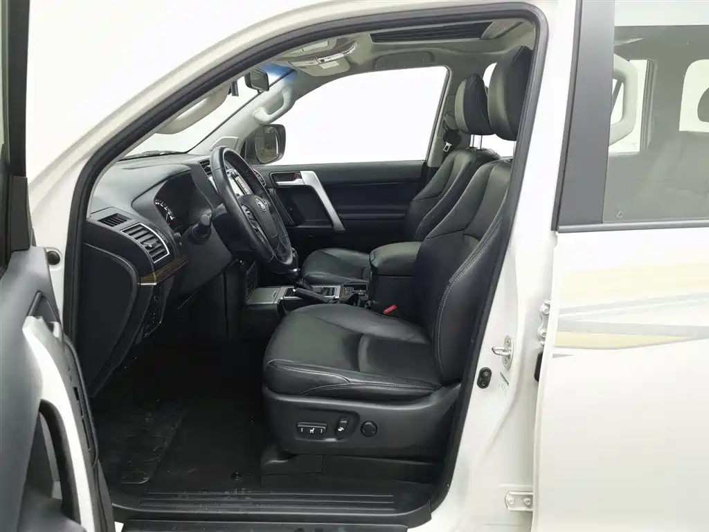 Prado 2018 3.5L automatic TX-L NAVI rear mounted spare tire купить на сайте DeffCars