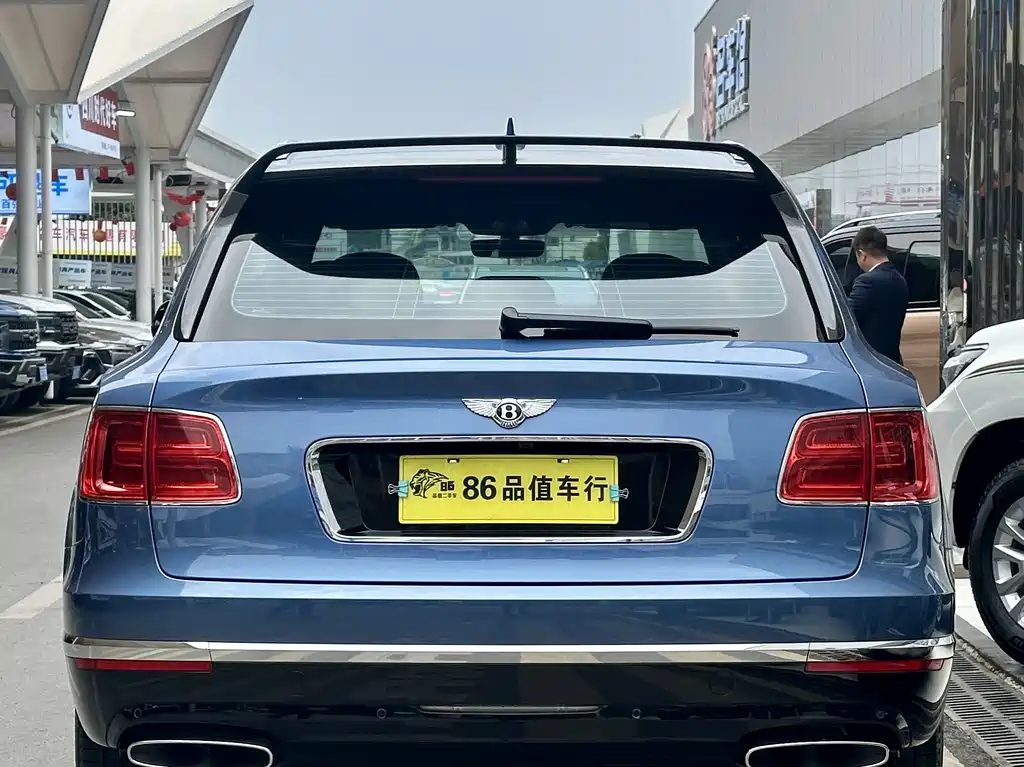 Bentayga 2017 6.0T Standard Edition купить на сайте DeffCars