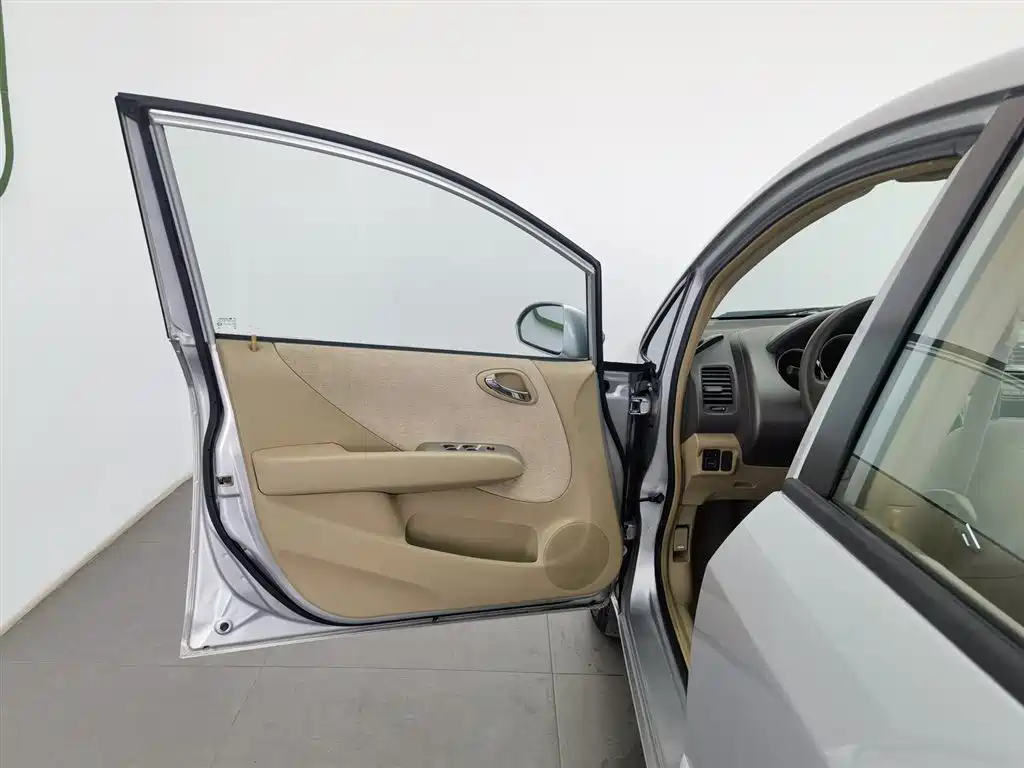 Sidi 2006 1.5L automatic standard type купить на сайте DeffCars