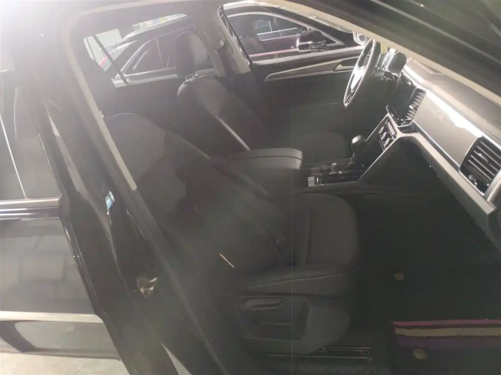 Touron 2020 380TSI four-wheel drive comfort version National VI купить на сайте DeffCars