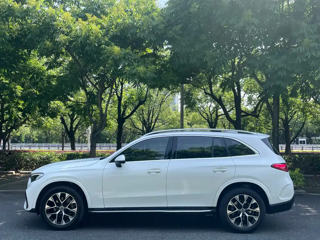 Mercedes-Benz GLC 2023 facelift GLC 260 L 4MATIC luxury model 5 seats купить на сайте DeffCars