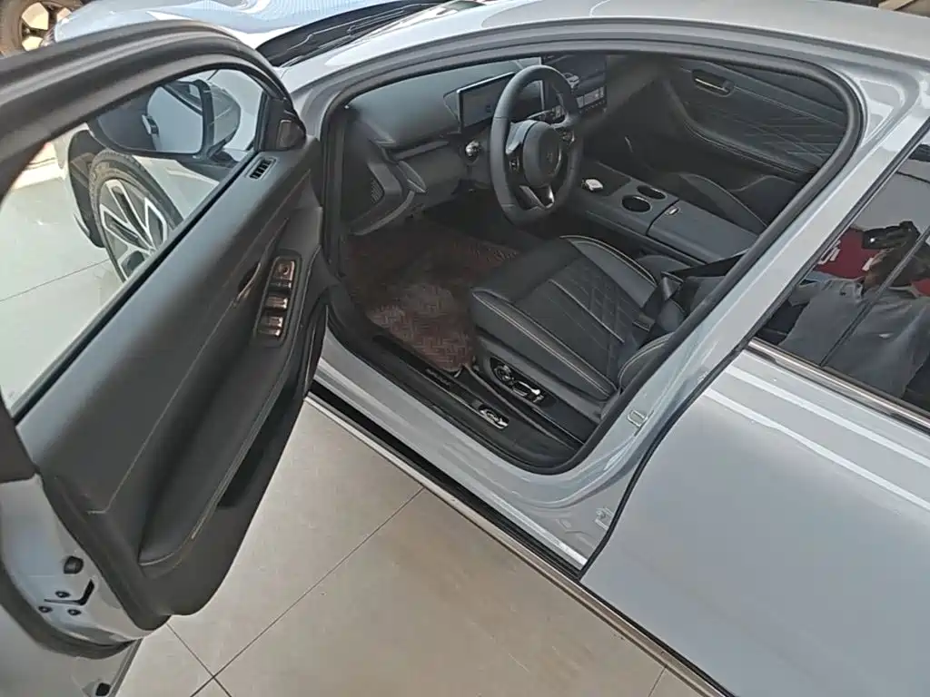 Baojun Xiangjing 2025 plug-in hybrid 140km luxury version купить на сайте DeffCars
