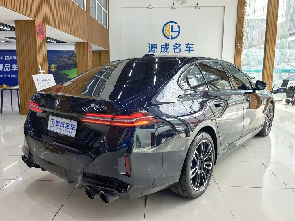 BMW 5 Series 2025 530Li Leading M Sports Package купить на сайте DeffCars