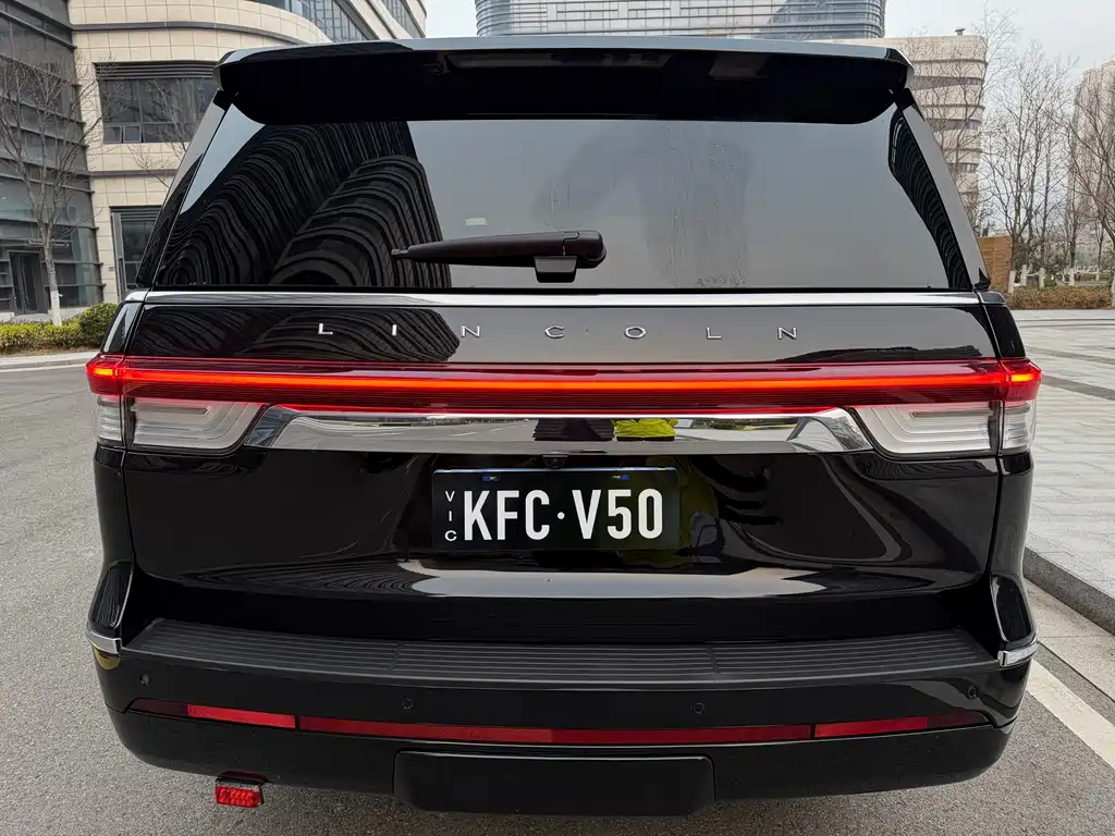 Navigator 2022 3.5T Long Axis Presidential Edition купить на сайте DeffCars