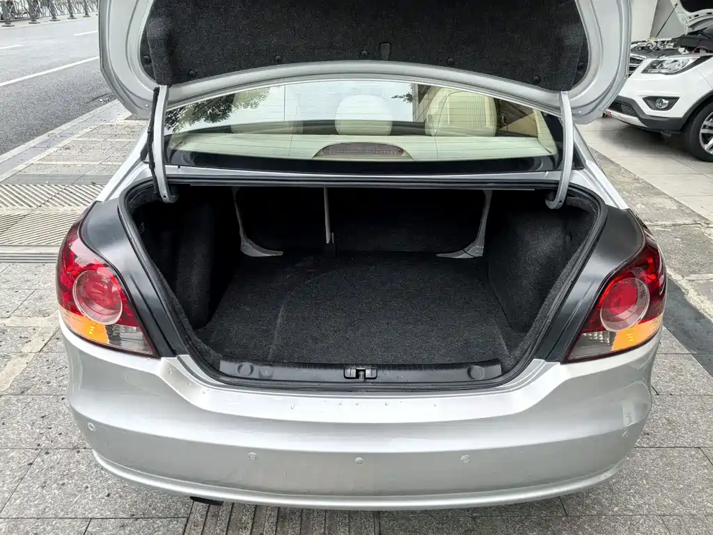 Lavida 2011 1.6L automatic elegant version купить на сайте DeffCars