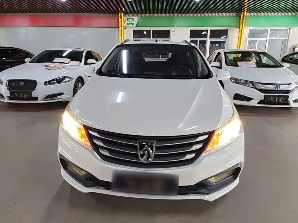 Baojun 310 2016 1.2L manual comfort model купить на сайте DeffCars