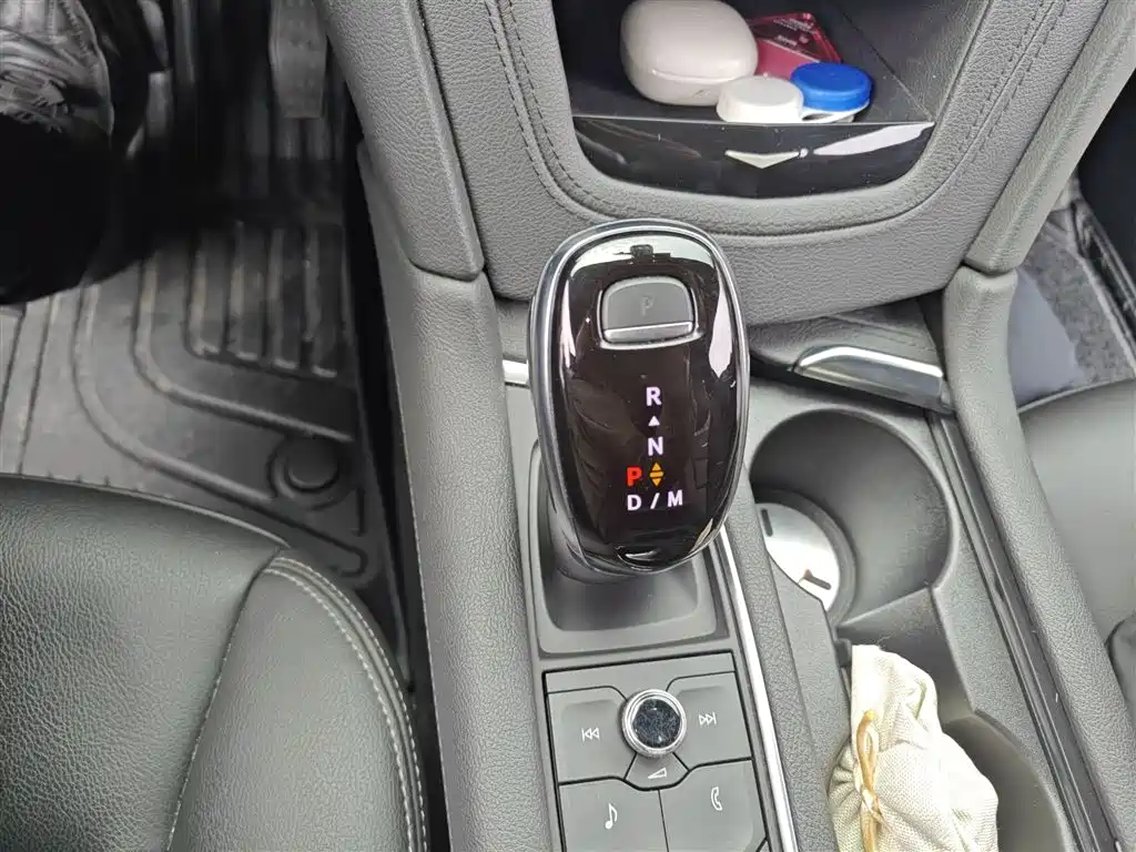 Cadillac XT6 2020 28T seven-seater stylish model купить на сайте DeffCars